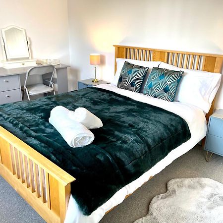 Stylish Cosy And Bright Apartment - Fantastic Location - Perfect For Business Or Solo Travellers Бишопс-Стортфорд Экстерьер фото